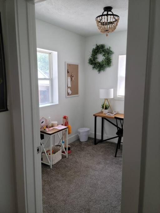Cute Cottage-2 Min From Downtown Lincoln Luaran gambar